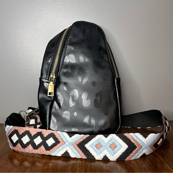 Women Chest Bag Sling Bag Small Crossbody Daypack Guitar Strap - Picture 1 of 12